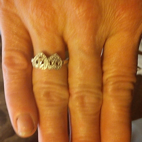 10k white gold genuine diamond double heart promise ring - Picture 4 of 4